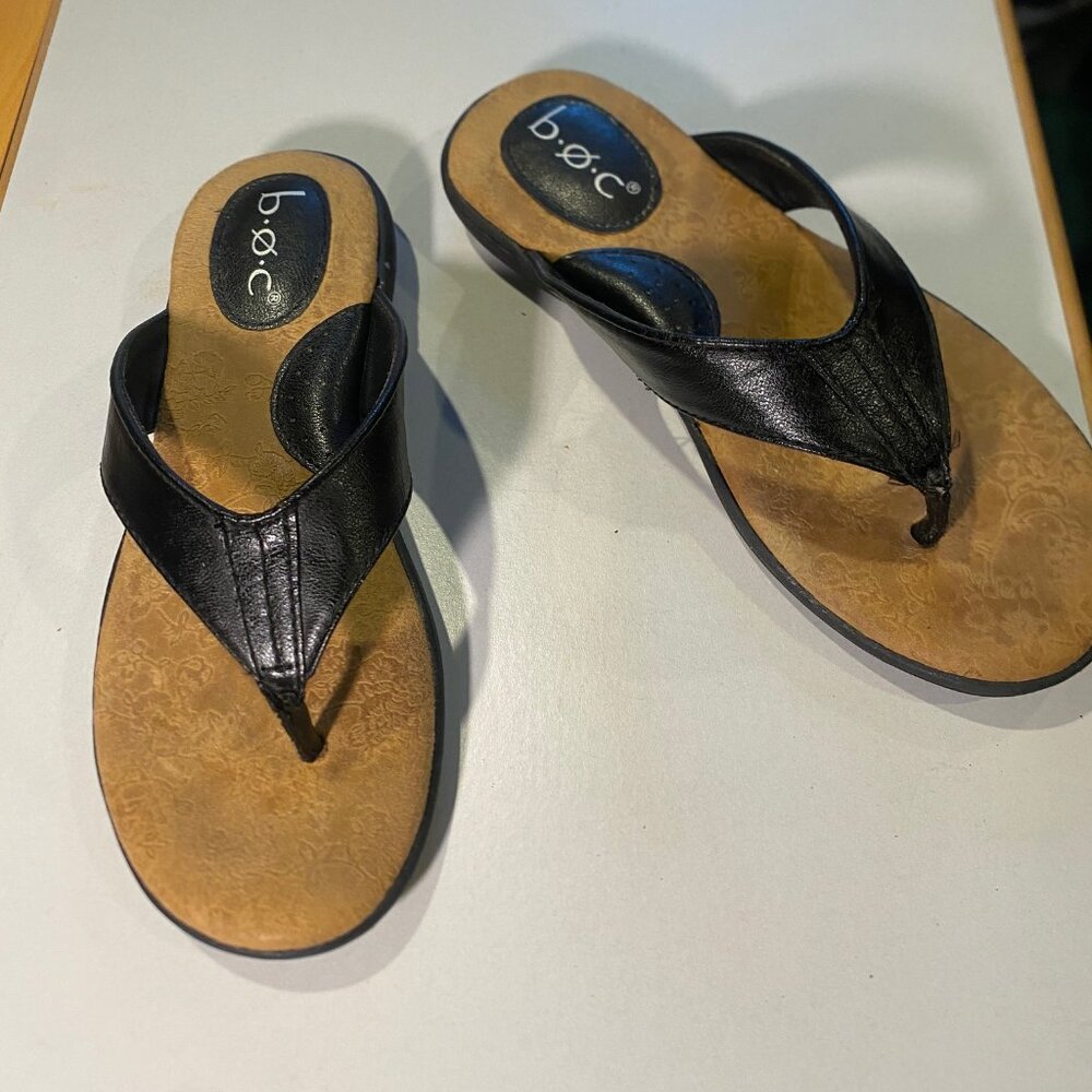 BOC Born Concepts - Size 7M - Women’s Zita Black Leather Thong Comfort Sandals